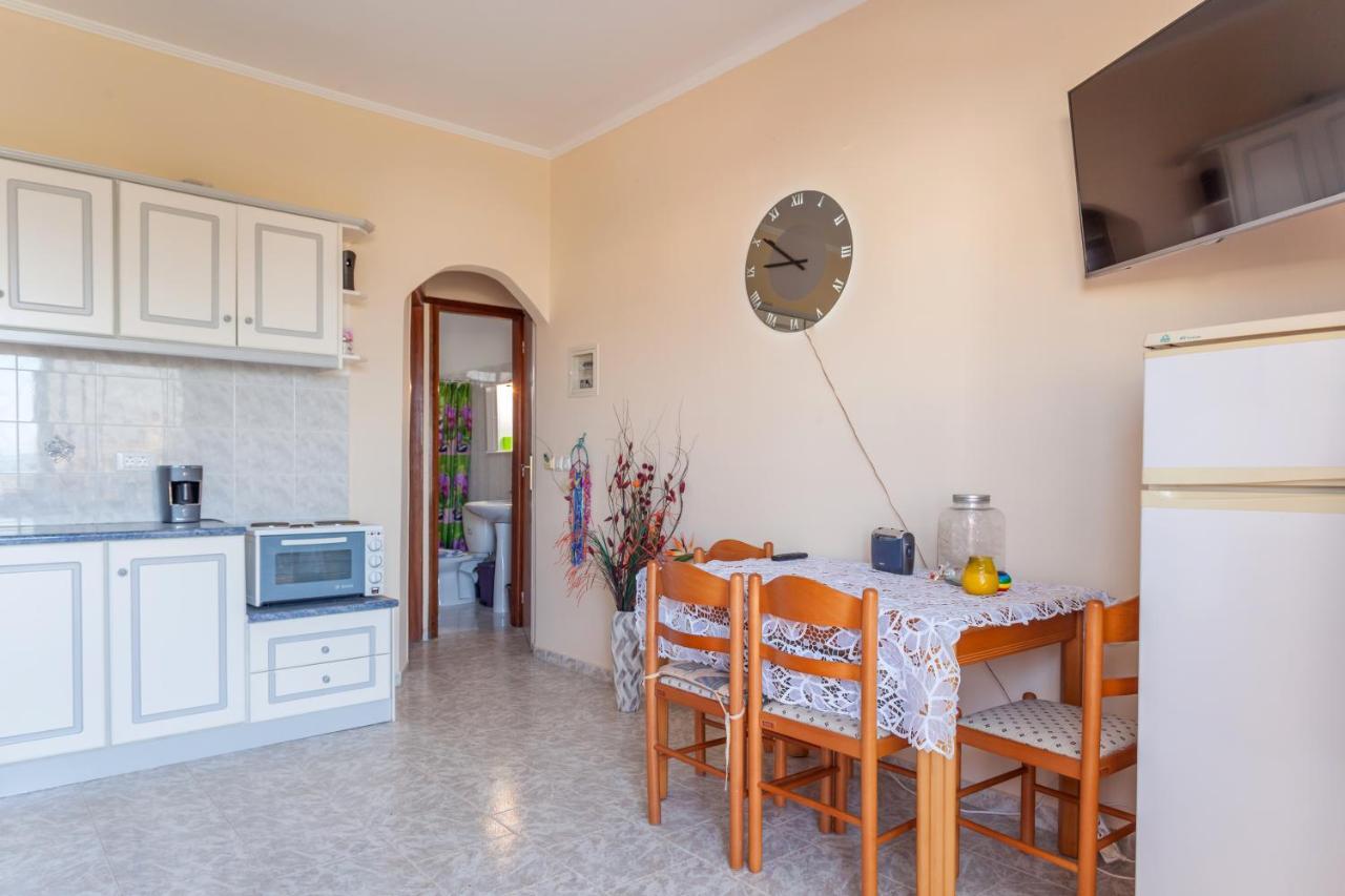 Christine Seaside Apartments In Chania Stalós Exteriör bild