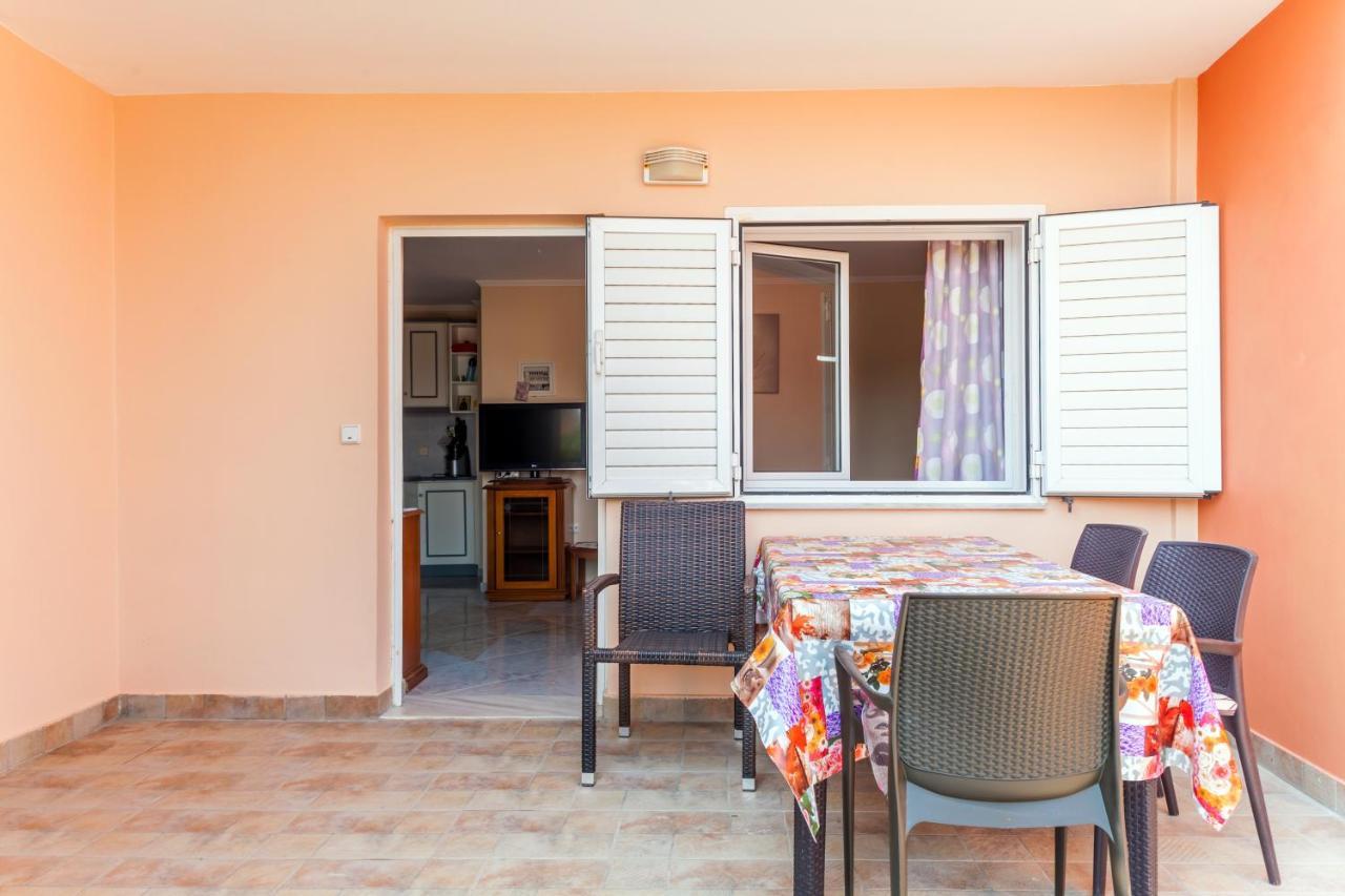 Christine Seaside Apartments In Chania Stalós Exteriör bild